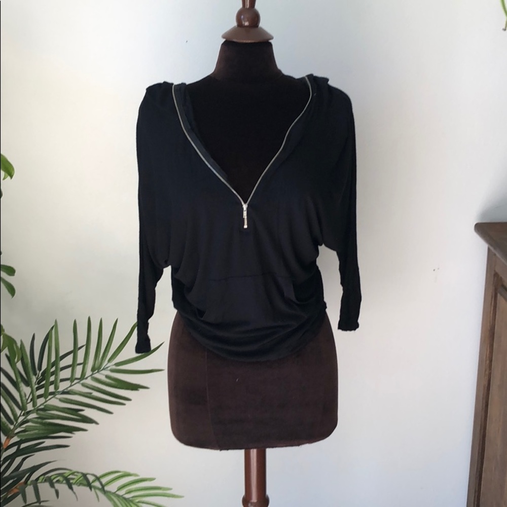 Light hoodie sweater with zipper
